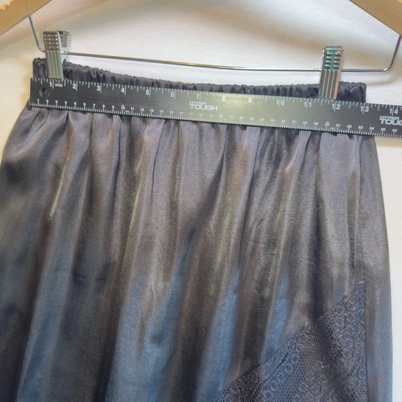 Vintage Black Skirt with Lace Panels Size Medium Made in USA - Picture 5 of 7